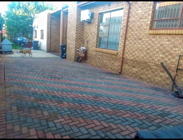 4 BEDROOM FREEHOLD FOR SALE IN KAGISO